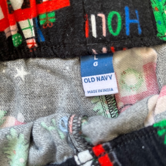 Old navy Christmas pyjama pants - Picture 3 of 4
